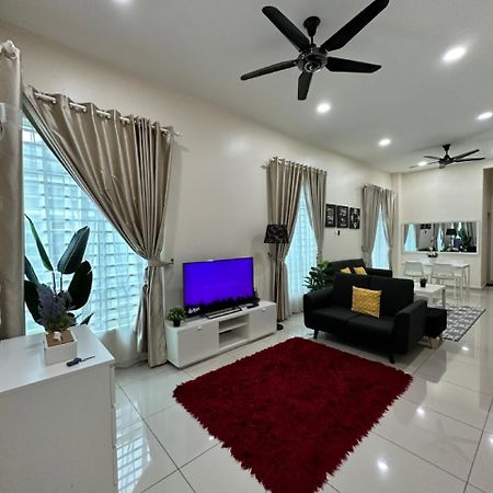 Rumahku Homestay, Taman Jasin Perdana Экстерьер фото