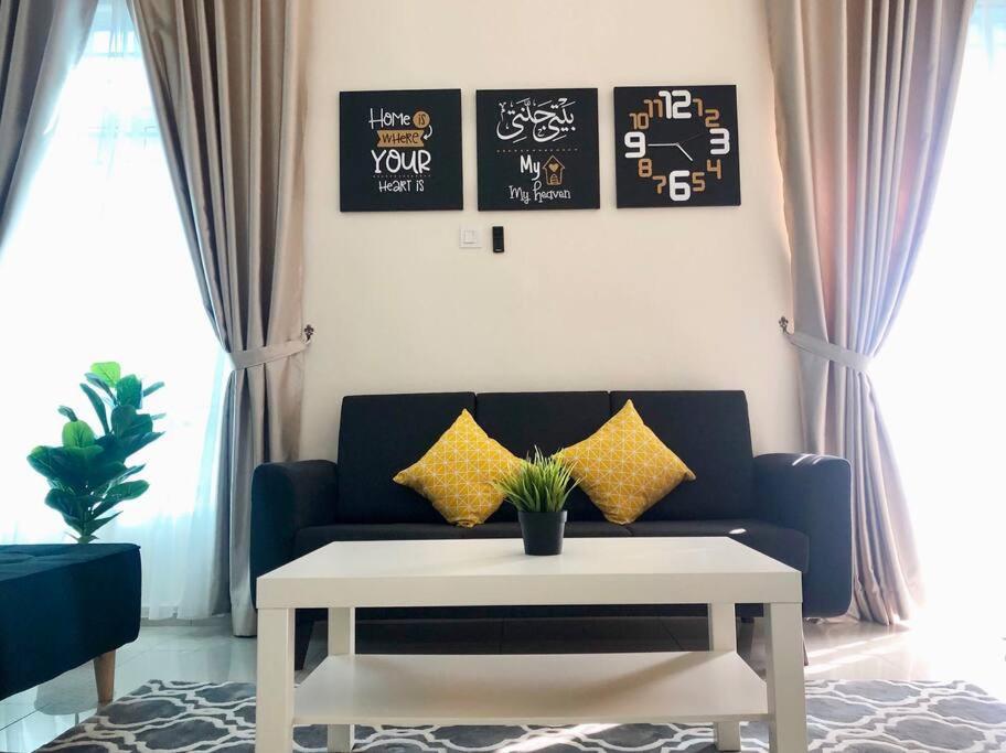 Rumahku Homestay, Taman Jasin Perdana Экстерьер фото