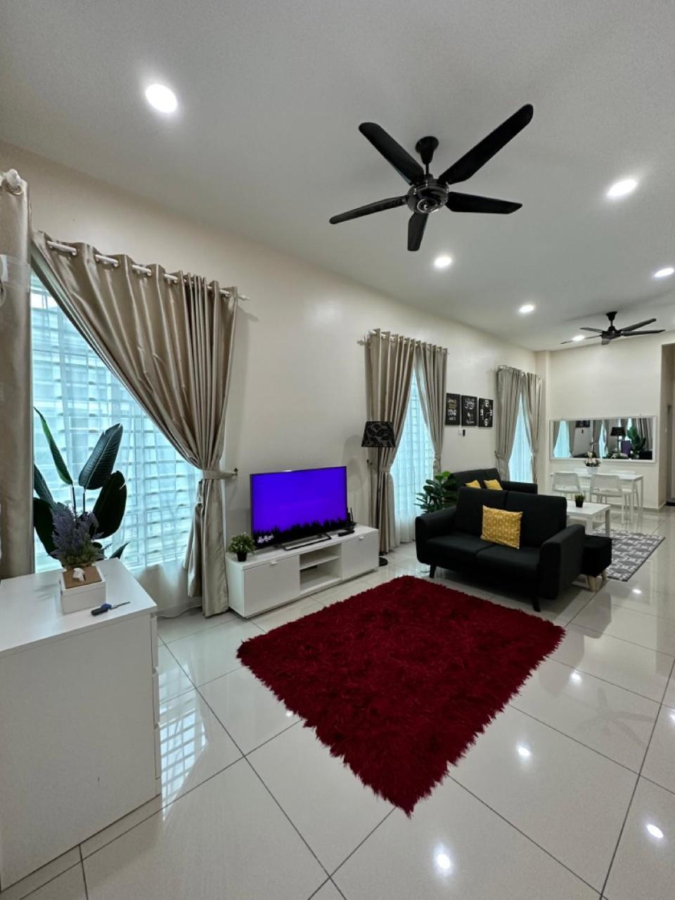 Rumahku Homestay, Taman Jasin Perdana Экстерьер фото