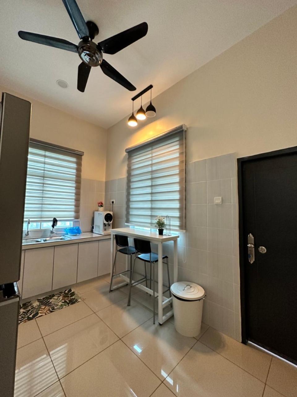 Rumahku Homestay, Taman Jasin Perdana Экстерьер фото