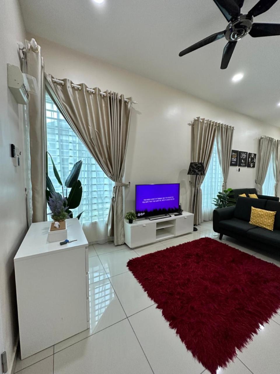Rumahku Homestay, Taman Jasin Perdana Экстерьер фото