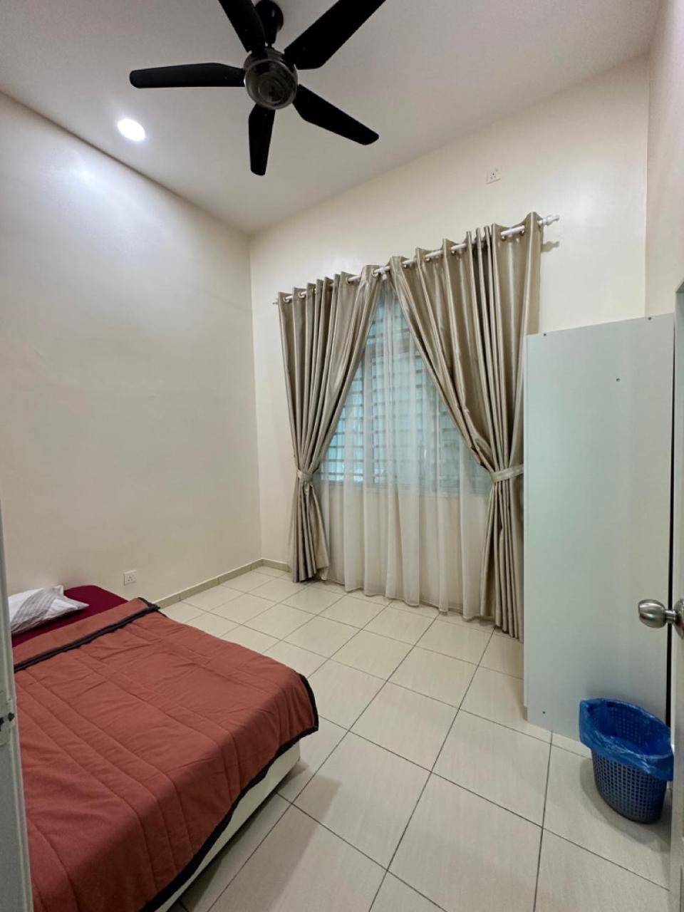 Rumahku Homestay, Taman Jasin Perdana Экстерьер фото