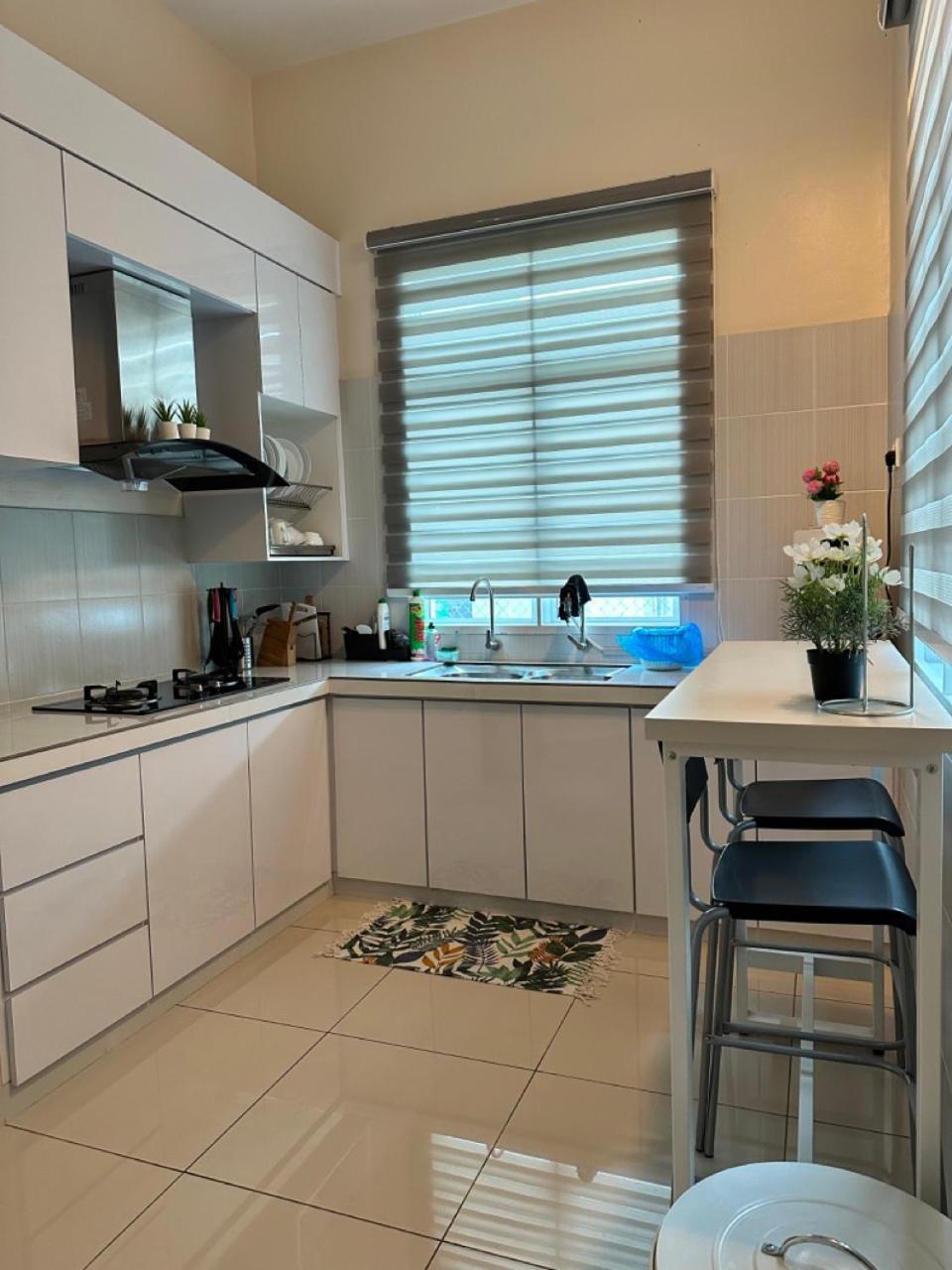 Rumahku Homestay, Taman Jasin Perdana Экстерьер фото