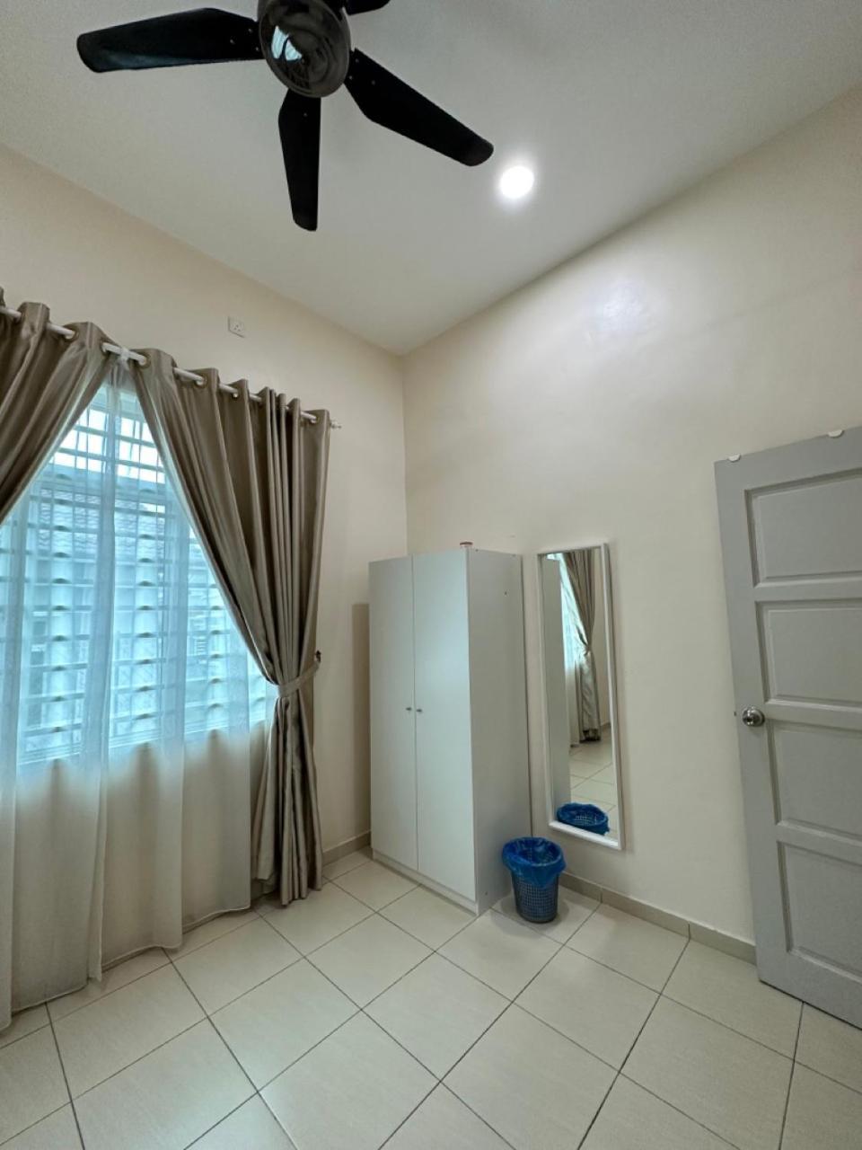 Rumahku Homestay, Taman Jasin Perdana Экстерьер фото